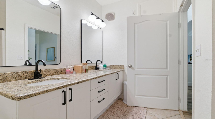 Clearwater, Florida 33764, 1 Bedroom Bedrooms, ,1 Bathroombathrooms,Residential,For Sale,Via Capri,0,Mfrtb8514974