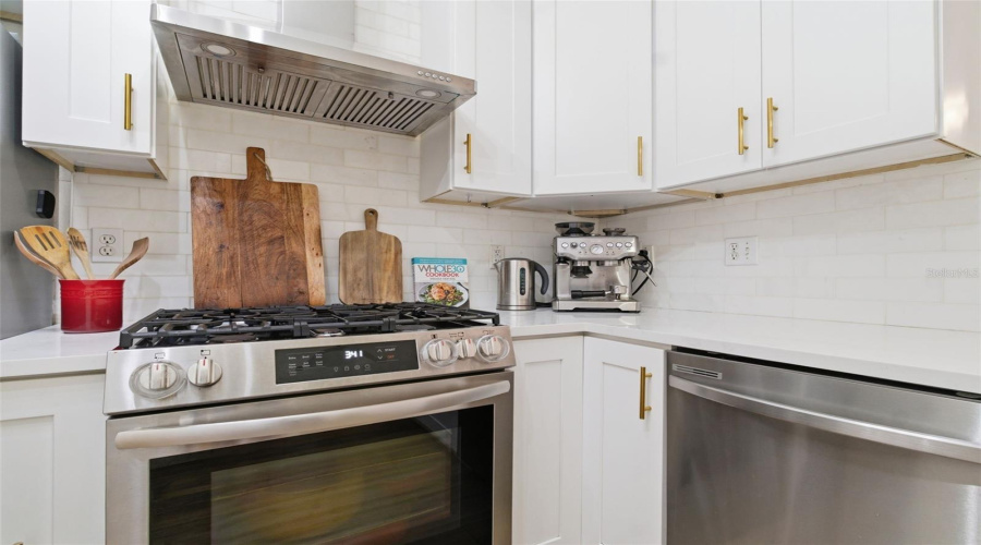 Clearwater, Florida 33764, 1 Bedroom Bedrooms, ,1 Bathroombathrooms,Residential,For Sale,Via Capri,0,Mfrtb8514974