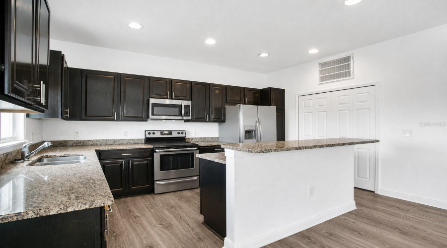 Winter Haven, Florida 33881, 4 Bedroom Bedrooms, ,2 Bathroombathrooms,Residential,For Sale,Salisbury,0,Mfro6435409