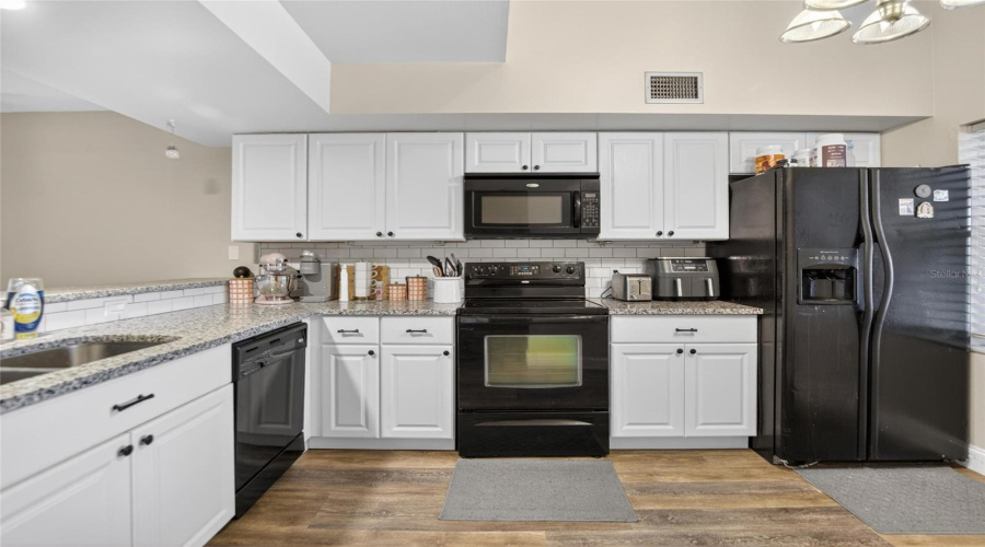 Palm Harbor, Florida 34684, 2 Bedroom Bedrooms, ,2 Bathroombathrooms,Residential,For Sale,Dolly Bay,0,Mfrtb8512345