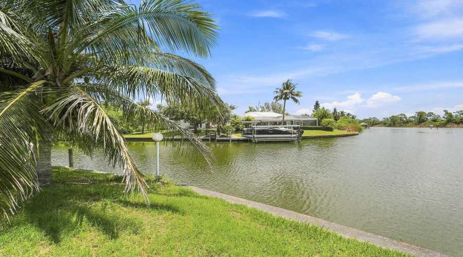 Port Charlotte, Florida 33981, 3 Bedroom Bedrooms, ,2 Bathroombathrooms,Residential,For Sale,Aztec,0,Mfrw7887978