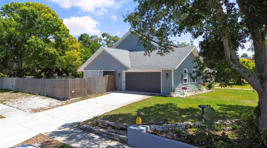 Side Entry Garage (Side Street)