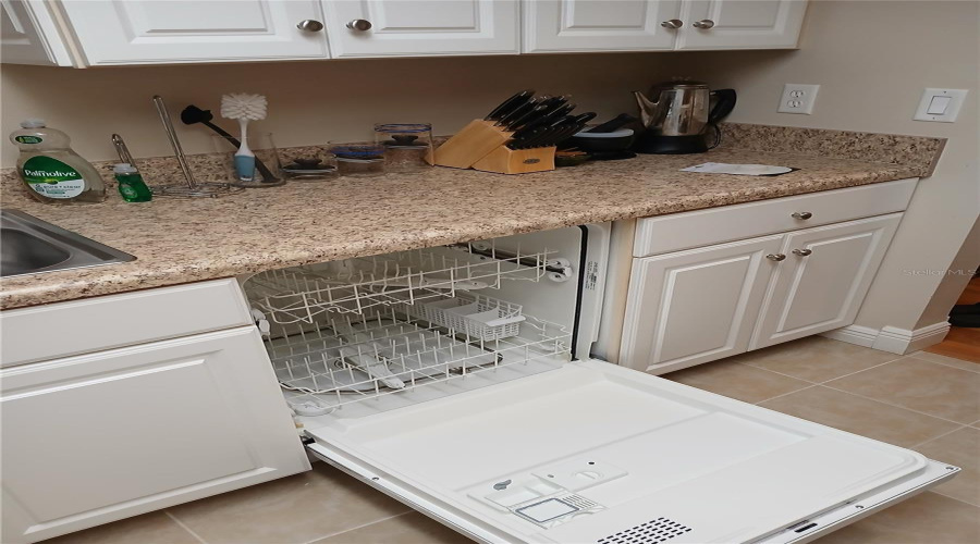 Bradenton, Florida 34207, 1 Bedroom Bedrooms, ,1 Bathroombathrooms,Residential,For Sale,Live Oak Cir,0,Mfra4698614