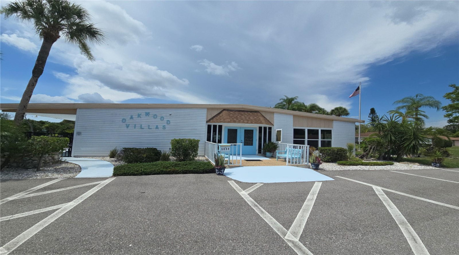 Bradenton, Florida 34207, 1 Bedroom Bedrooms, ,1 Bathroombathrooms,Residential,For Sale,Live Oak Cir,0,Mfra4698614