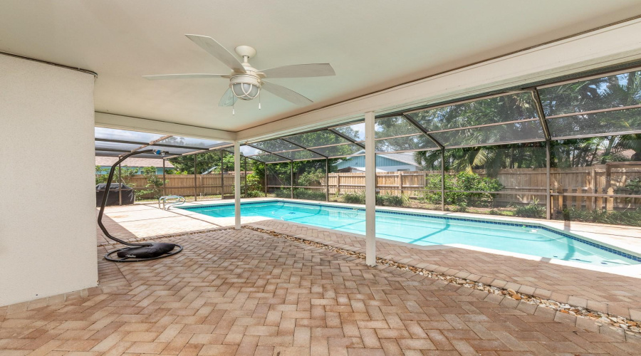 Clearwater, Florida 33765, 3 Bedroom Bedrooms, ,2 Bathroombathrooms,Residential,For Sale,Midnight Pass,0,Mfrtb8532489