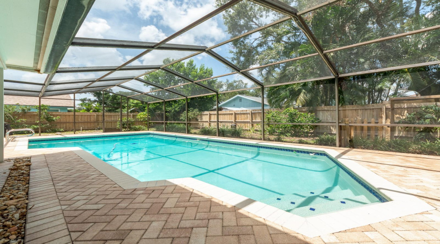 Clearwater, Florida 33765, 3 Bedroom Bedrooms, ,2 Bathroombathrooms,Residential,For Sale,Midnight Pass,0,Mfrtb8532489