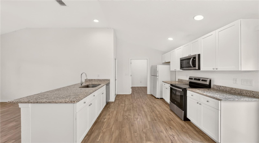 Ocklawaha, Florida 32179, 3 Bedroom Bedrooms, ,2 Bathroombathrooms,Residential,For Sale,165Th,0,Mfrom730128