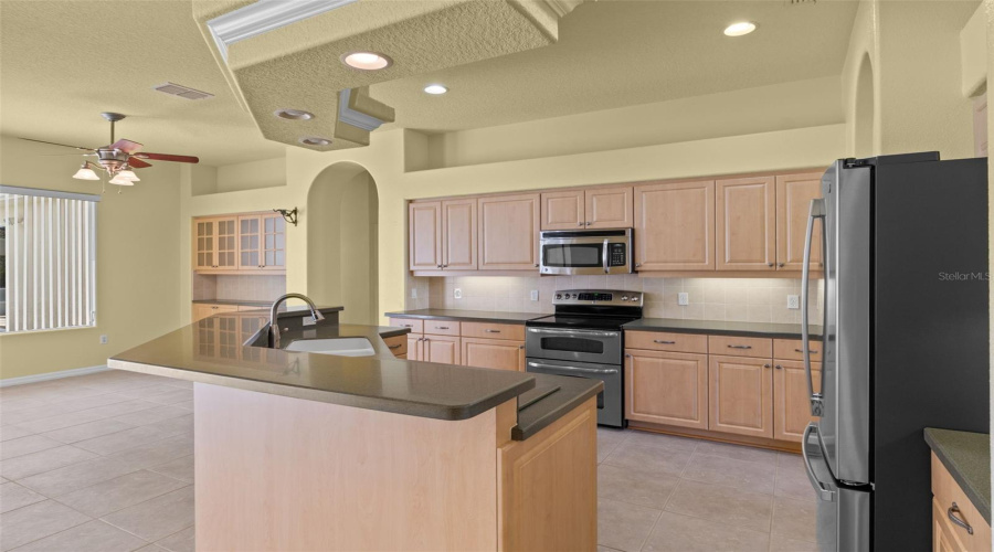 Weeki Wachee, Florida 34613, 4 Bedroom Bedrooms, ,3 Bathroombathrooms,Residential,For Sale,Lazy Days,0,Mfra4687393
