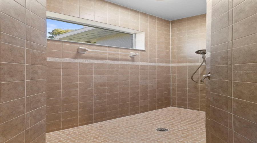 Weeki Wachee, Florida 34613, 4 Bedroom Bedrooms, ,3 Bathroombathrooms,Residential,For Sale,Lazy Days,0,Mfra4687393
