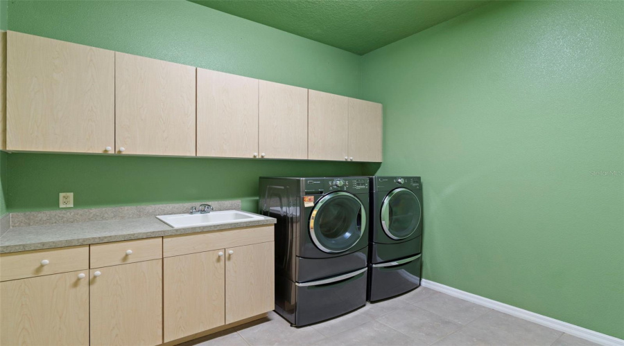 Weeki Wachee, Florida 34613, 4 Bedroom Bedrooms, ,3 Bathroombathrooms,Residential,For Sale,Lazy Days,0,Mfra4687393