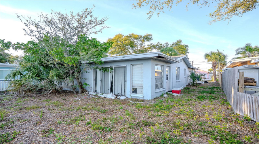 Indian Rocks Beach, Florida 33785, 2 Bedroom Bedrooms, ,1 Bathroombathrooms,Residential,For Sale,20Th,0,Mfrtb8482144