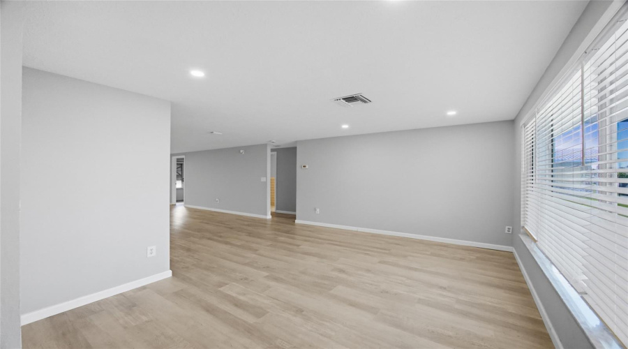 New Port Richey, Florida 34652, 3 Bedroom Bedrooms, ,2 Bathroombathrooms,Residential,For Sale,Rudder,0,Mfrtb8484977