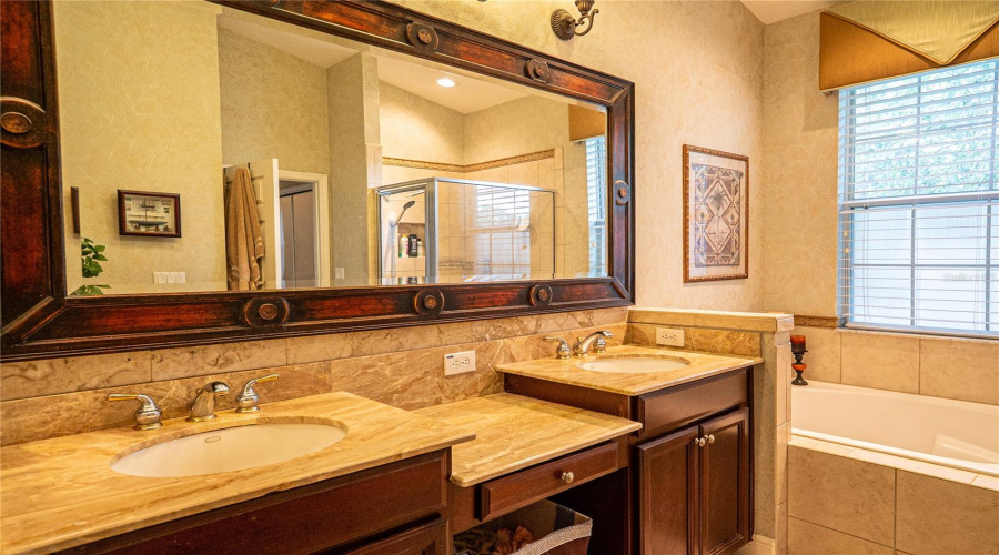 Groveland, Florida 34736, 2 Bedroom Bedrooms, ,2 Bathroombathrooms,Residential,For Sale,Flame Vine,0,Mfrg5117000