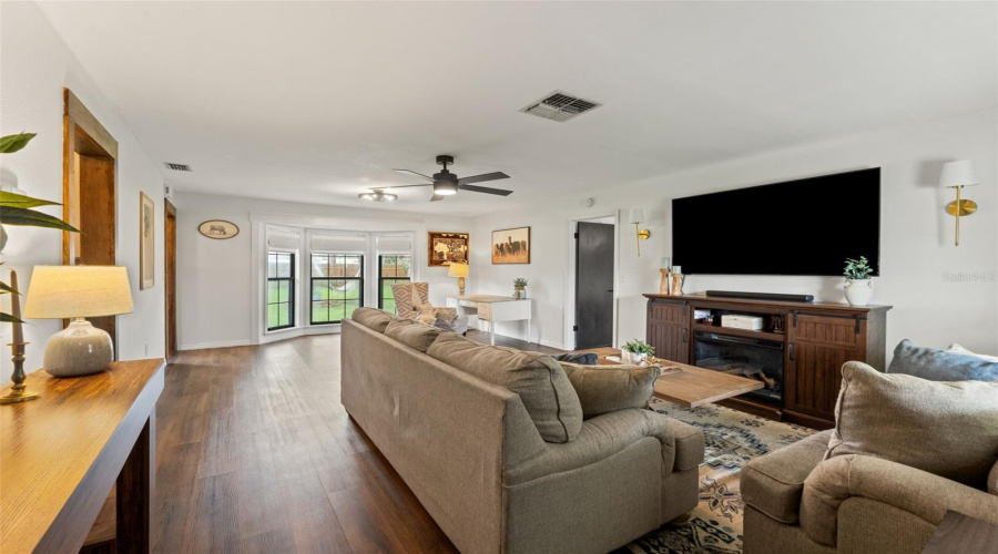 Spring Hill, Florida 34608, 2 Bedroom Bedrooms, ,2 Bathroombathrooms,Residential,For Sale,Valmora,0,Mfrtb8536760
