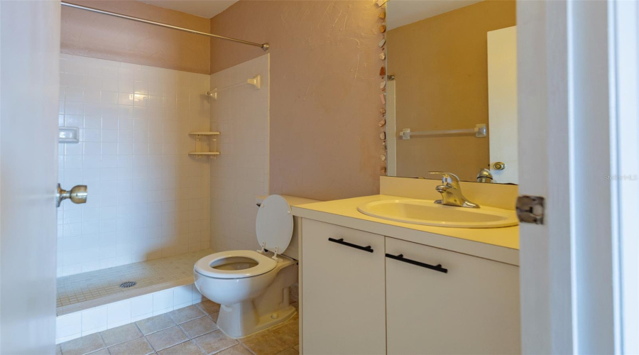 Bradenton, Florida 34210, 2 Bedroom Bedrooms, ,2 Bathroombathrooms,Residential,For Sale,59Th,0,Mfra4697824