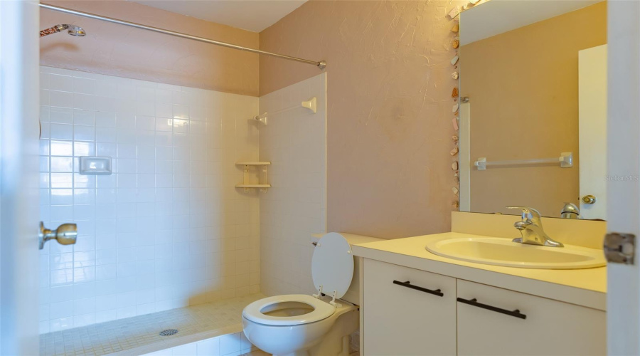Bradenton, Florida 34210, 2 Bedroom Bedrooms, ,2 Bathroombathrooms,Residential,For Sale,59Th,0,Mfra4697824
