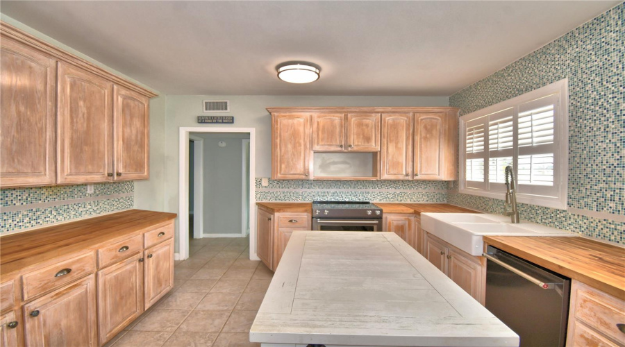 Kitchen Facing South