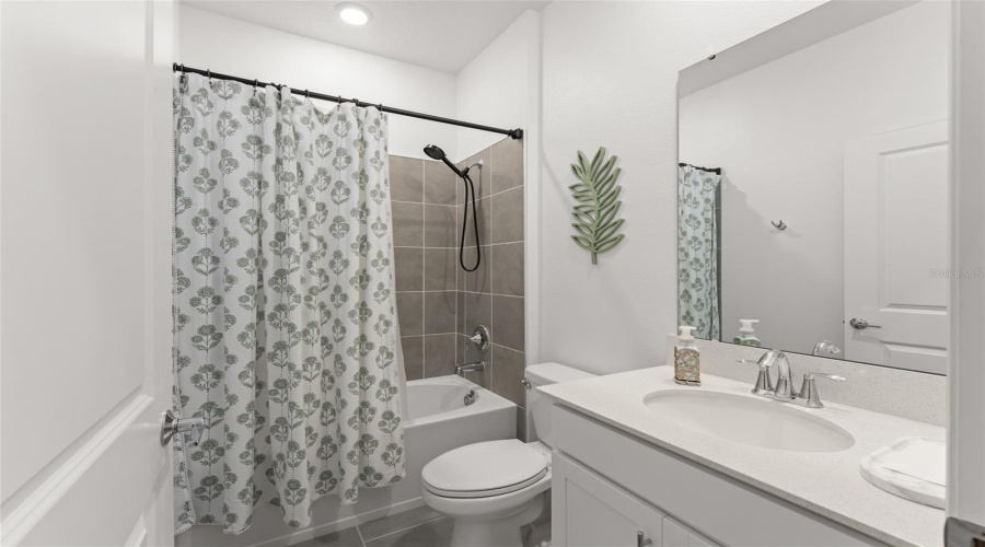 Mount Dora, Florida 32757, 4 Bedroom Bedrooms, ,3 Bathroombathrooms,Residential,For Sale,Claystone,0,Mfro6434444