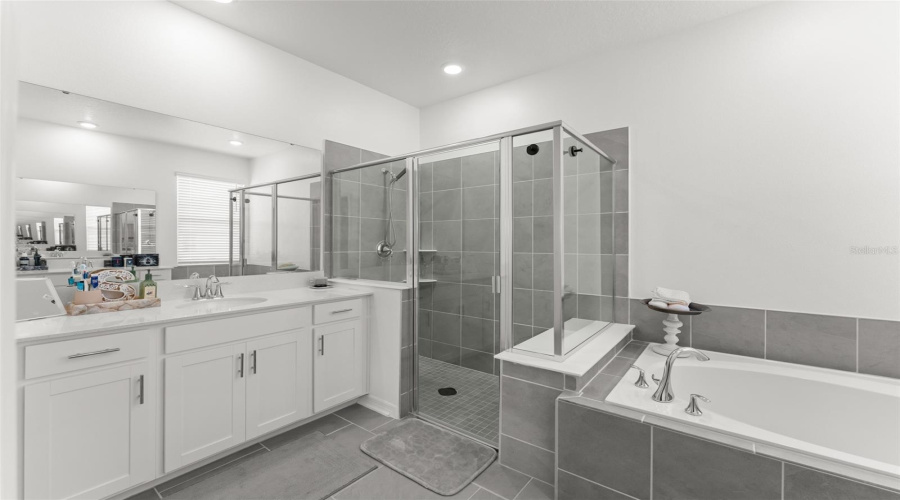 Mount Dora, Florida 32757, 4 Bedroom Bedrooms, ,3 Bathroombathrooms,Residential,For Sale,Claystone,0,Mfro6434444