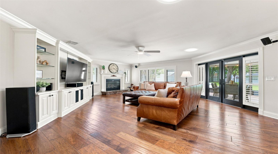 Largo, Florida 33774, 4 Bedroom Bedrooms, ,3 Bathroombathrooms,Residential,For Sale,108Th,0,Mfrtb8541802