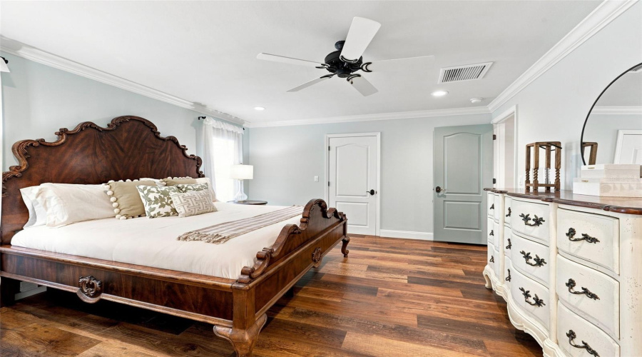 Largo, Florida 33774, 4 Bedroom Bedrooms, ,3 Bathroombathrooms,Residential,For Sale,108Th,0,Mfrtb8541802