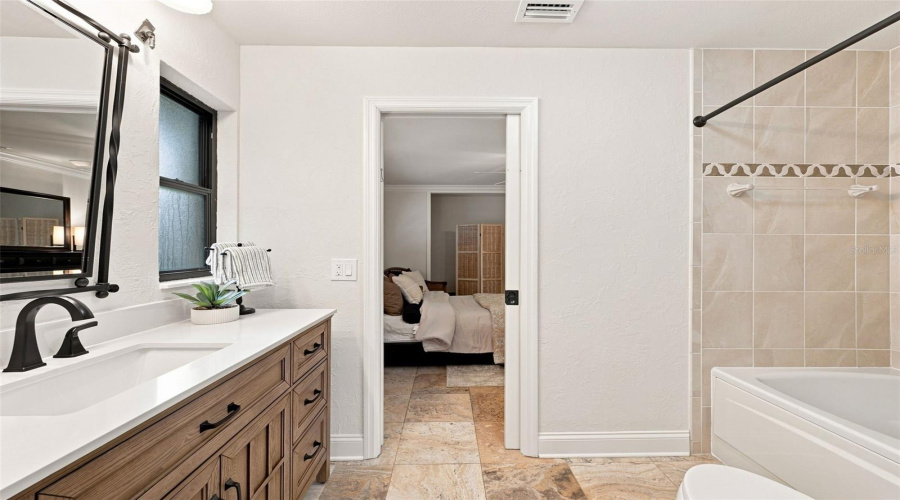 Jack &Amp; Jill Bathroom