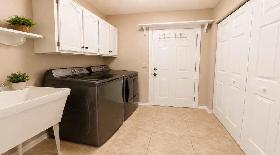 Lakeland, Florida 33810, 3 Bedroom Bedrooms, ,2 Bathroombathrooms,Residential,For Sale,Highland Fairways,0,Mfrl4964584