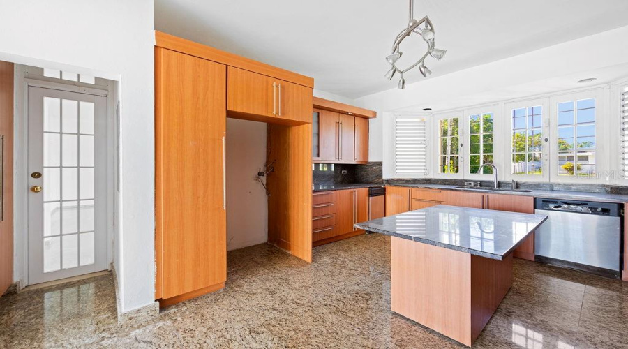 San Juan, Puerto Rico 00927, 4 Bedroom Bedrooms, ,4 Bathroombathrooms,Residential,For Sale,1906 Cll Orquidea,0,Mfrpr9115868