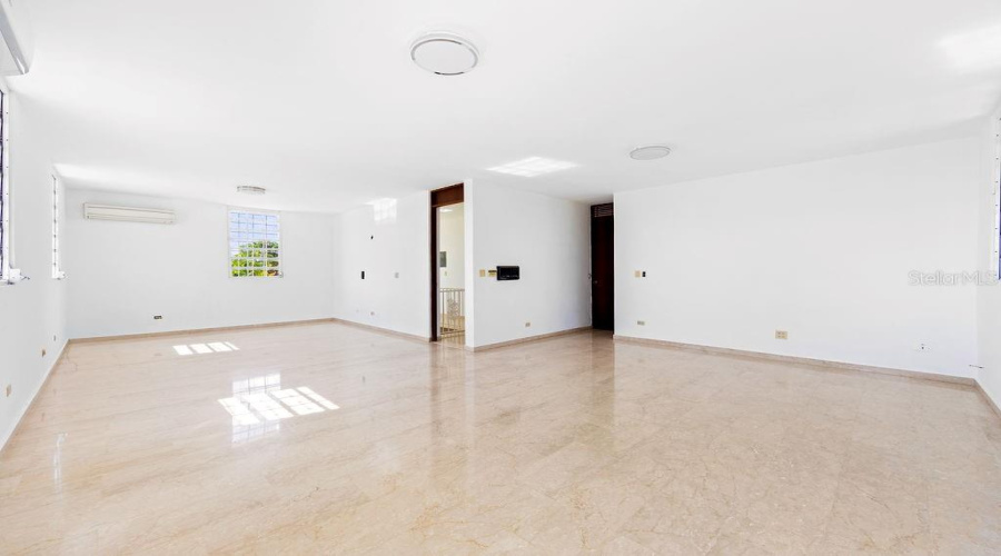 San Juan, Puerto Rico 00927, 4 Bedroom Bedrooms, ,4 Bathroombathrooms,Residential,For Sale,1906 Cll Orquidea,0,Mfrpr9115868