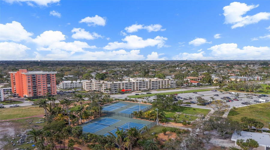 St Petersburg, Florida 33701, 1 Bedroom Bedrooms, ,1 Bathroombathrooms,Residential,For Sale,Shore,0,Mfrtb8352095