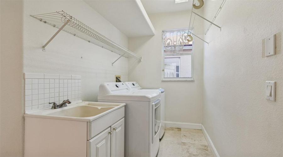 Tarpon Springs, Florida 34689, 5 Bedroom Bedrooms, ,3 Bathroombathrooms,Residential,For Sale,Longview,0,Mfrtb8465717