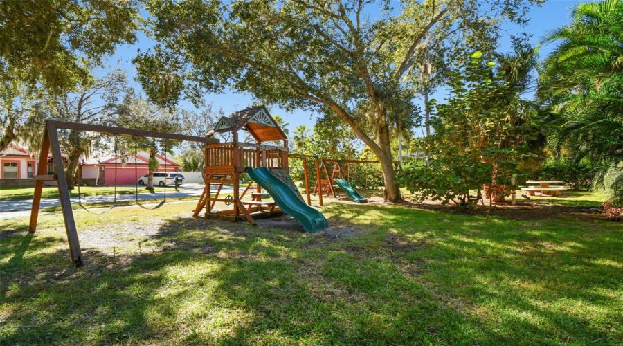 Tarpon Springs, Florida 34689, 5 Bedroom Bedrooms, ,3 Bathroombathrooms,Residential,For Sale,Longview,0,Mfrtb8465717
