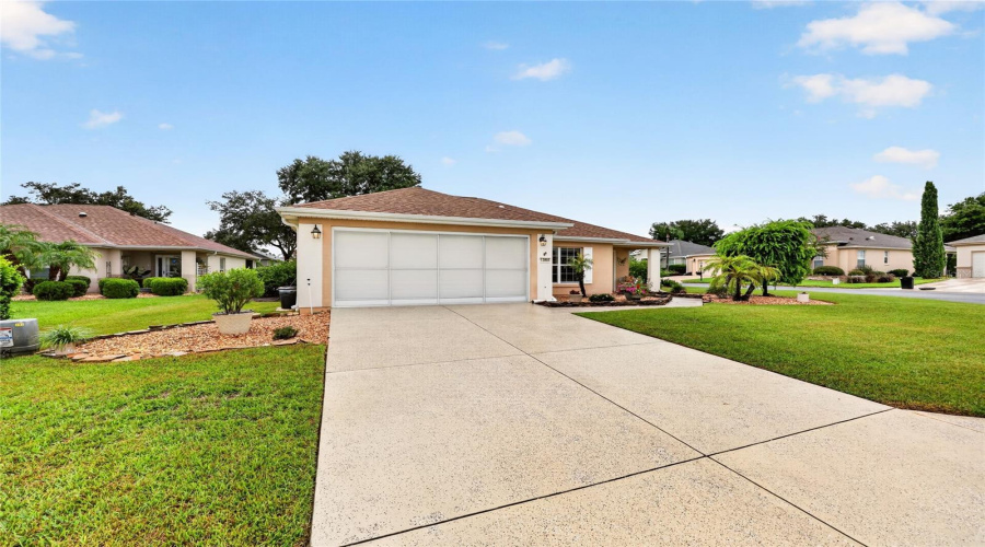 Summerfield, Florida 34491, 2 Bedroom Bedrooms, ,2 Bathroombathrooms,Residential,For Sale,93Rd,0,Mfrom731084