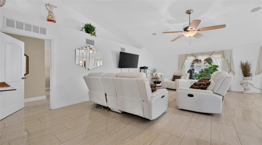 Port Orange, Florida 32129, 5 Bedroom Bedrooms, ,3 Bathroombathrooms,Residential,For Sale,Princess Paula,0,Mfrns1088994