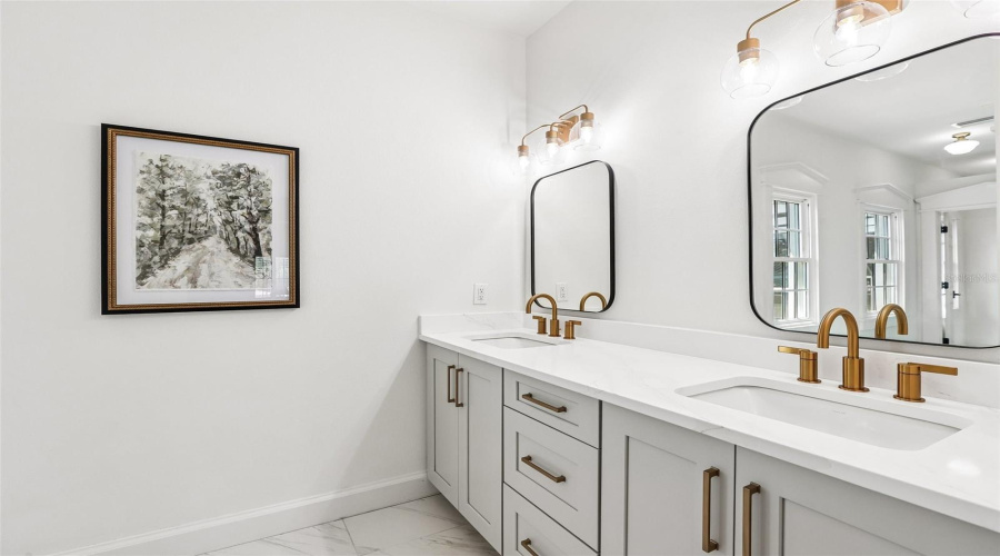 Brandon, Florida 33511, 4 Bedroom Bedrooms, ,5 Bathroombathrooms,Residential,For Sale,Morfield,0,Mfrtb8510882