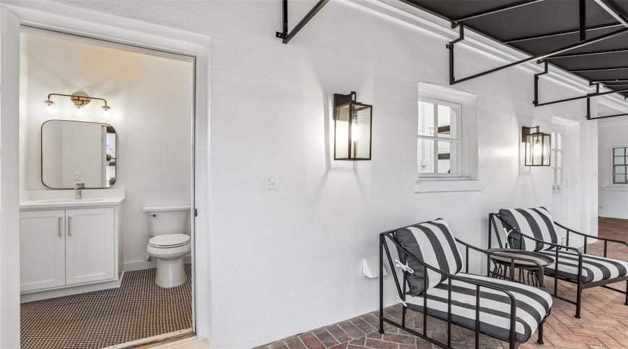 Brandon, Florida 33511, 4 Bedroom Bedrooms, ,5 Bathroombathrooms,Residential,For Sale,Morfield,0,Mfrtb8510882