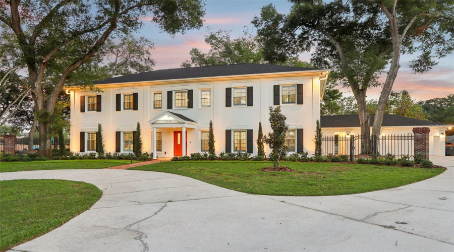Brandon, Florida 33511, 4 Bedroom Bedrooms, ,5 Bathroombathrooms,Residential,For Sale,Morfield,0,Mfrtb8510882