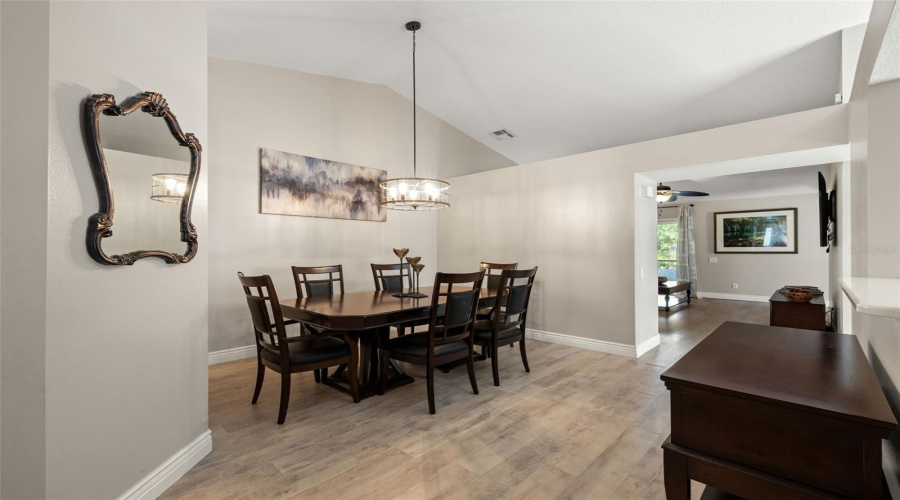 Tampa, Florida 33647, 3 Bedroom Bedrooms, ,2 Bathroombathrooms,Residential,For Sale,Willow Cove,0,Mfrtb8499660