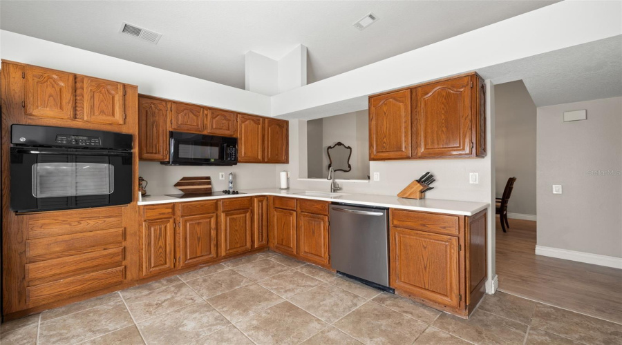 Tampa, Florida 33647, 3 Bedroom Bedrooms, ,2 Bathroombathrooms,Residential,For Sale,Willow Cove,0,Mfrtb8499660