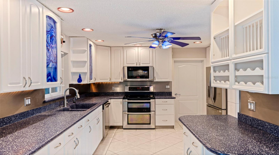 Tierra Verde, Florida 33715, 3 Bedroom Bedrooms, ,2 Bathroombathrooms,Residential,For Sale,1St,0,Mfrtb8480541