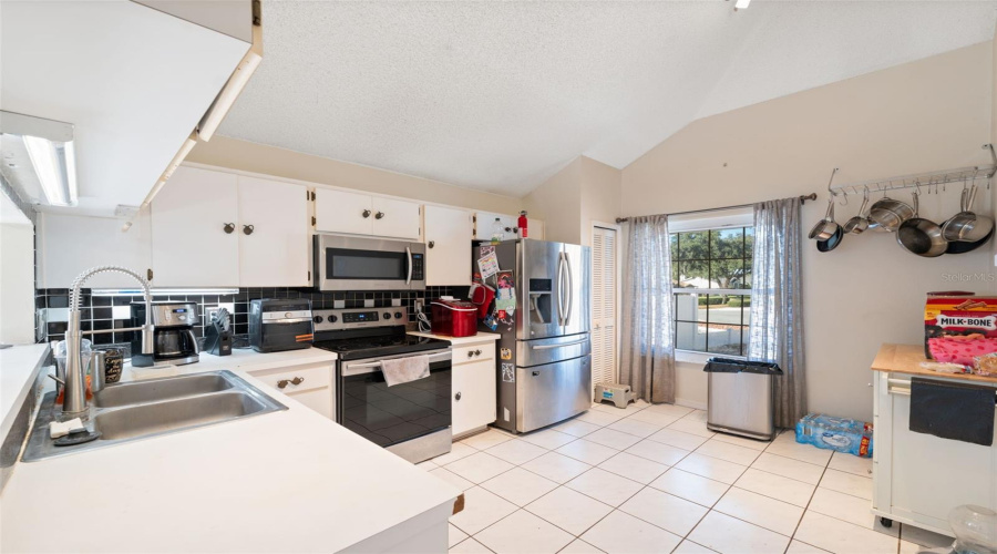 Land O Lakes, Florida 34639, 4 Bedroom Bedrooms, ,2 Bathroombathrooms,Residential,For Sale,Twin,0,Mfrw7880273