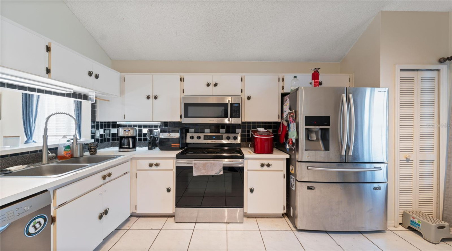 Land O Lakes, Florida 34639, 4 Bedroom Bedrooms, ,2 Bathroombathrooms,Residential,For Sale,Twin,0,Mfrw7880273