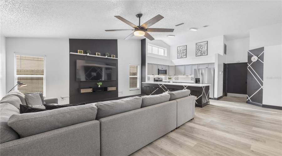 Tampa, Florida 33626, 3 Bedroom Bedrooms, ,2 Bathroombathrooms,Residential,For Sale,Pontiac,0,Mfrtb8541741