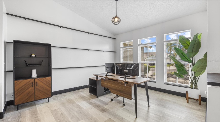 Tampa, Florida 33626, 3 Bedroom Bedrooms, ,2 Bathroombathrooms,Residential,For Sale,Pontiac,0,Mfrtb8541741
