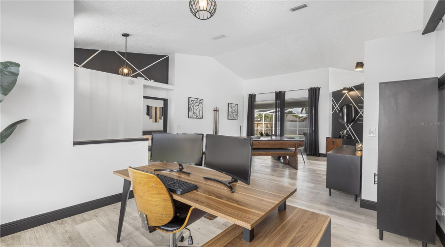 Tampa, Florida 33626, 3 Bedroom Bedrooms, ,2 Bathroombathrooms,Residential,For Sale,Pontiac,0,Mfrtb8541741