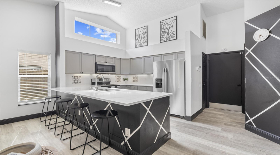 Tampa, Florida 33626, 3 Bedroom Bedrooms, ,2 Bathroombathrooms,Residential,For Sale,Pontiac,0,Mfrtb8541741
