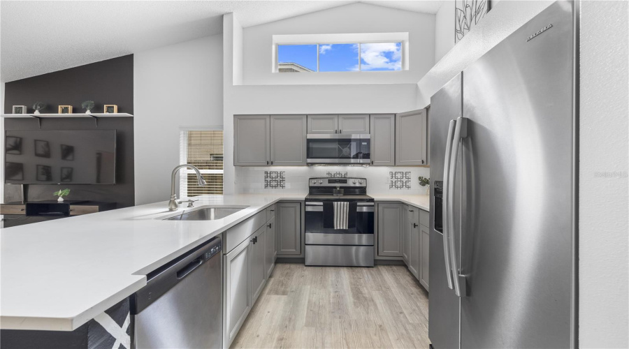 Tampa, Florida 33626, 3 Bedroom Bedrooms, ,2 Bathroombathrooms,Residential,For Sale,Pontiac,0,Mfrtb8541741