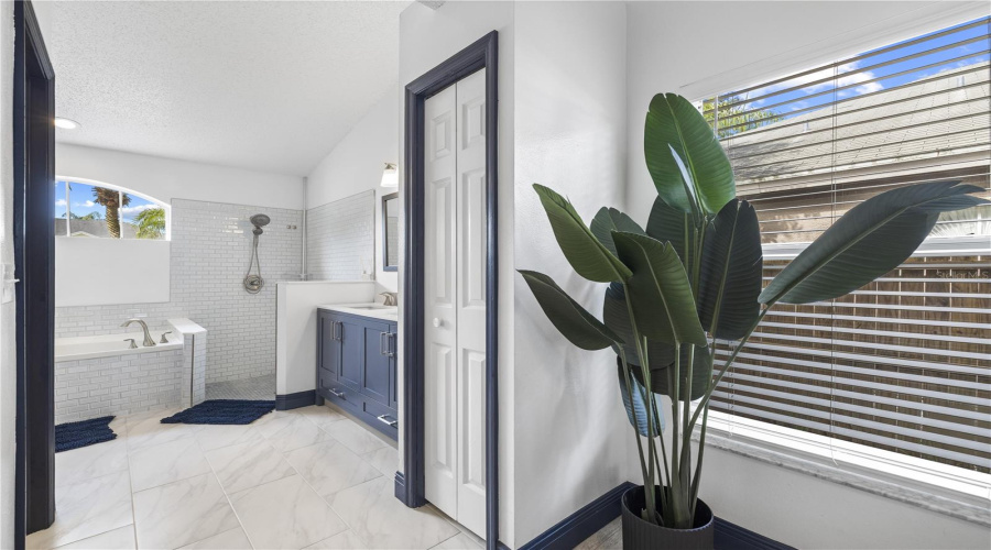 Tampa, Florida 33626, 3 Bedroom Bedrooms, ,2 Bathroombathrooms,Residential,For Sale,Pontiac,0,Mfrtb8541741
