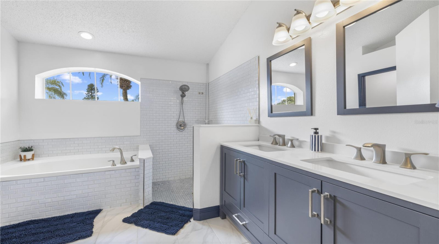 Tampa, Florida 33626, 3 Bedroom Bedrooms, ,2 Bathroombathrooms,Residential,For Sale,Pontiac,0,Mfrtb8541741
