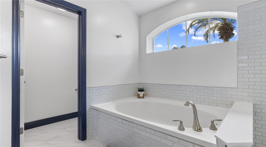Tampa, Florida 33626, 3 Bedroom Bedrooms, ,2 Bathroombathrooms,Residential,For Sale,Pontiac,0,Mfrtb8541741